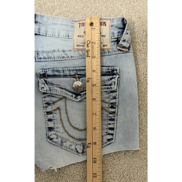 True Religion Joey Big T Short Raw Hem Low Rise Distressed Denim Women's Size 26 - Picture 8 of 11